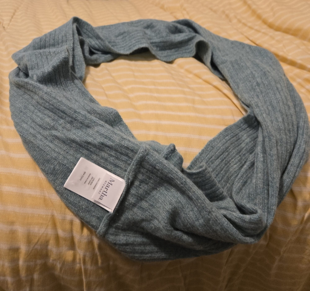 Martha Stewart Ribbed Infinity Scarf in Sage Green